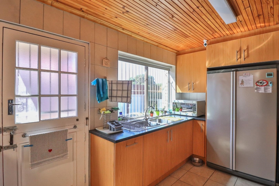 4 Bedroom Property for Sale in De Kelders Western Cape